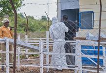 OMS afirma que el brote de ébola sigue expandiéndose en número de casos y geográficamente
