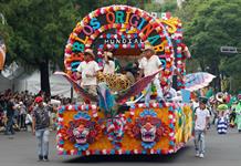La fiesta continúa en Ciudad de México con un desfile mundialista multitudinario La fiesta continúa en Ciudad de México con un desfile mundialista multitudinario