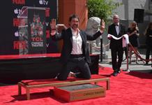 Javier Bardem deja sus huellas en el Teatro Chino y reivindica el legado de su familia