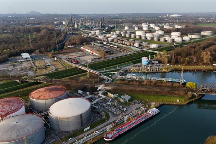 La AIE rebaja su previsión de demanda mundial de petróleo para 2026 La AIE rebaja su previsión de demanda mundial de petróleo para 2026