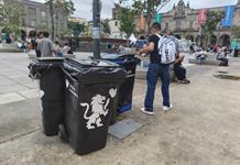 Vecinos y comerciantes quieren que los botes de basura del Mundial se queden de forma permanente Vecinos y comerciantes quieren que los botes de basura del Mundial se queden de forma permanente
