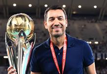 Feyenoord nombra a Van Bronckhorst como nuevo entrenador