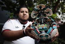 Un mexicano convirtió veinte años de espera por el Mundial en una colección de recuerdos