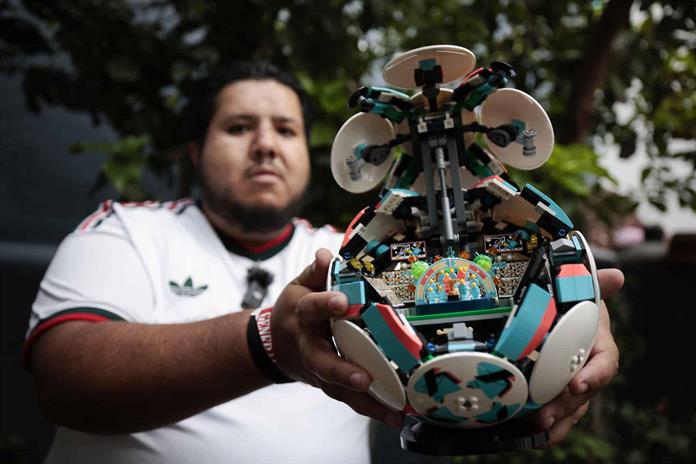 Un mexicano convirtió veinte años de espera por el Mundial en una colección de recuerdos Un mexicano convirtió veinte años de espera por el Mundial en una colección de recuerdos