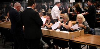 Cierran colegios electorales en elecci&oacute;n legislativa decisiva para Starmer