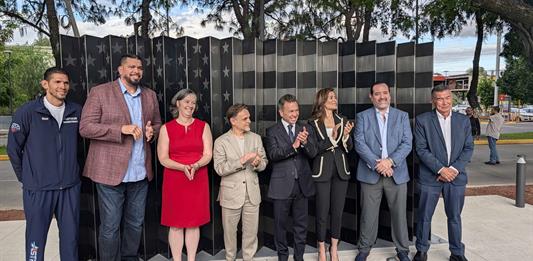 Dos países en una sola obra en el Consulado de Estados Unidos en Guadalajara