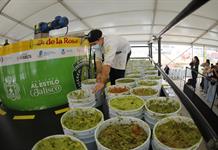 Jalisco logra la marca del guacamole más grande del mundo con uno de más de 12 toneladas Jalisco logra la marca del guacamole más grande del mundo con uno de más de 12 toneladas