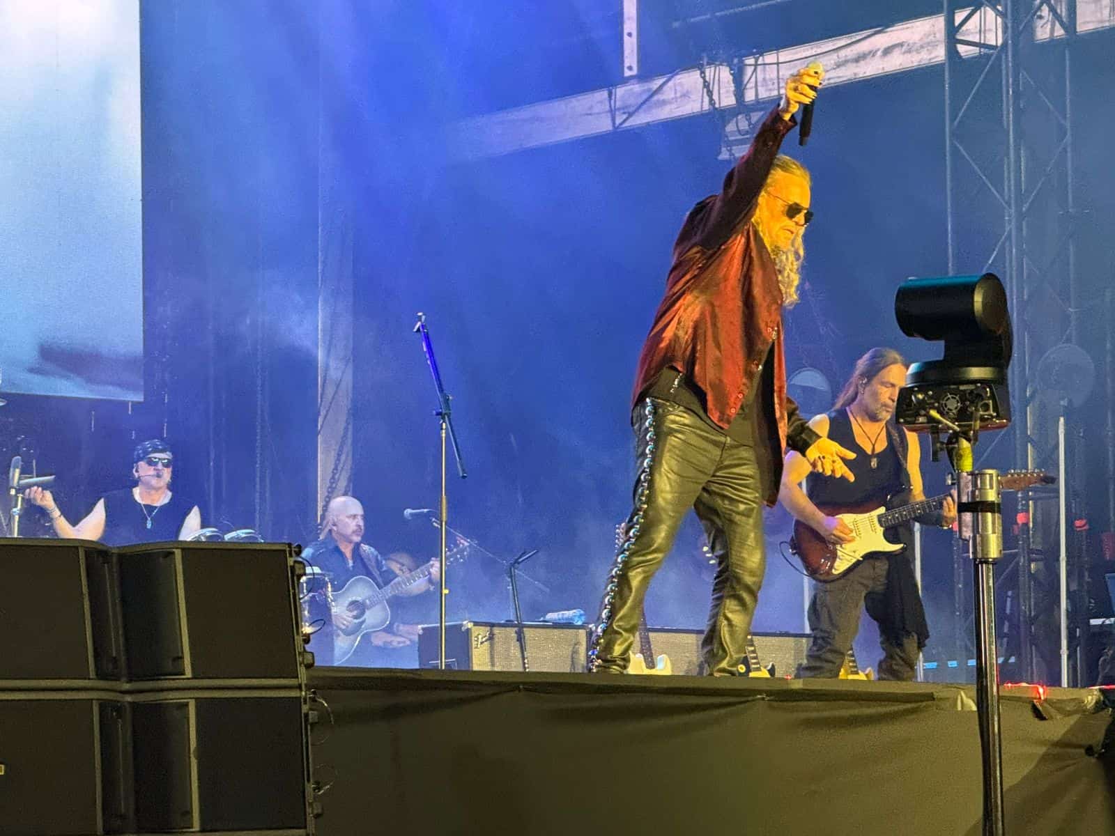 Frente a La Minerva y 170 mil asistentes Maná celebra la música, el fútbol y 40 años de trayectoria