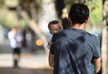 Disfrutar de una baja paternidad remunerada reduce el riesgo de depresión y ansiedad Disfrutar de una baja paternidad remunerada reduce el riesgo de depresión y ansiedad
