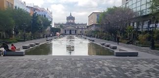 Adoquines del espejo de agua presentan fracturas tras intervención de más de 20 millones de pesos Adoquines del espejo de agua presentan fracturas tras intervención de más de 20 millones de pesos