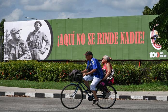 Como en China: los cubanos celebran las reformas, pero la diáspora espera más aún Como en China: los cubanos celebran las reformas, pero la diáspora espera más aún