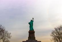 Solo dos de cada diez latinos creen que el sueño americano sigue al alcance de la mayoría Solo dos de cada diez latinos creen que el sueño americano sigue al alcance de la mayoría