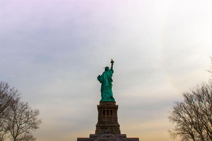 Solo dos de cada diez latinos creen que el sueño americano sigue al alcance de la mayoría Solo dos de cada diez latinos creen que el sueño americano sigue al alcance de la mayoría