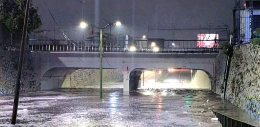 SIAPA dejó sin desazolvar más de la mitad de bocas de tormenta antes del temporal