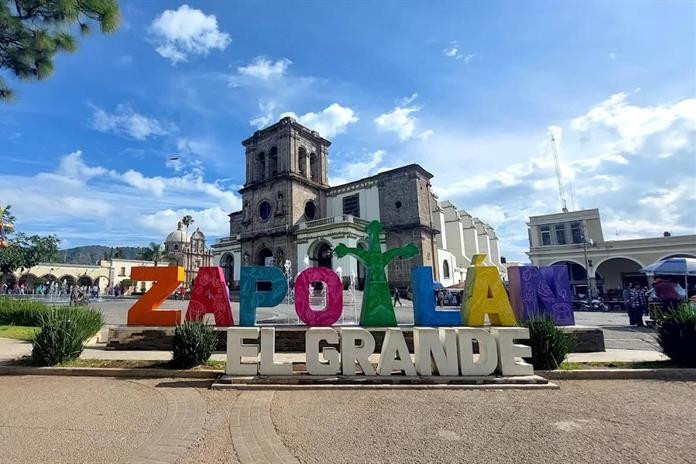 Clausuran temporalmente anuncios y fachadas irregulares en el Centro Histórico Clausuran temporalmente anuncios y fachadas irregulares en el Centro Histórico