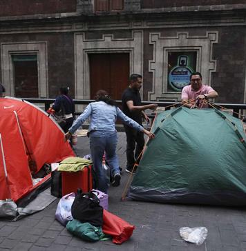 CNTE levanta concentraciones en Ciudad de México y Oaxaca tras 19 días de paro CNTE levanta concentraciones en Ciudad de México y Oaxaca tras 19 días de paro