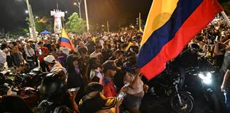¡Resistencia!: miles marchan contra el presidente electo de ultraderecha en Colombia ¡Resistencia!: miles marchan contra el presidente electo de ultraderecha en Colombia