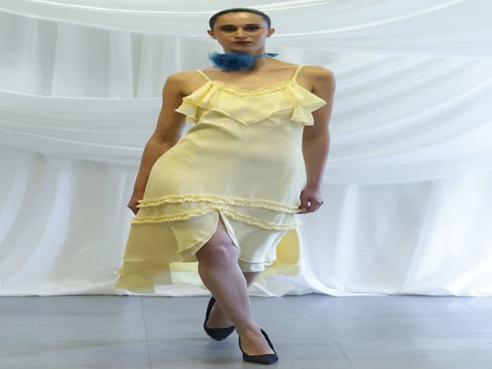 Colecciones moda verano 2026: diversidad cromática y contraste