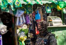 Turistas quedan atrapados en mirador por operación contra narcos en Rio de Janeiro Turistas quedan atrapados en mirador por operación contra narcos en Rio de Janeiro