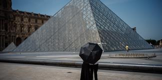 La Torre Eiffel y el Louvre adelantan la hora de cierre por la ola de calor