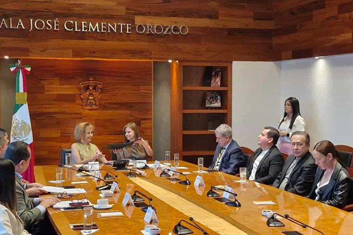 La UdeG y el Gobierno estatal refuerzan agenda de protección infantil La UdeG y el Gobierno estatal refuerzan agenda de protección infantil