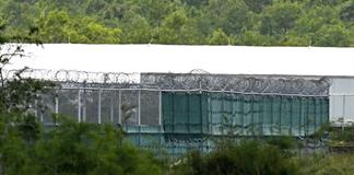 Cierran el pol&eacute;mico centro de detenci&oacute;n de migrantes de Florida Alligator Alcatraz