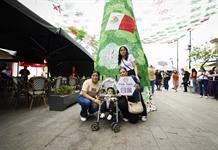 Artesanas jaliscienses tejen cielo de Mundial de fútbol en Zapopan
