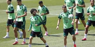 Tormenta el&eacute;ctrica aplaza partido M&eacute;xico-Ecuador en Mundial