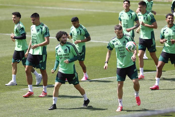 Tormenta eléctrica aplaza partido México-Ecuador en Mundial Tormenta eléctrica aplaza partido México-Ecuador en Mundial