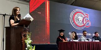 Karla Planter apadrina generaci&oacute;n de la Preparatoria de Ciudad Guzm&aacute;n