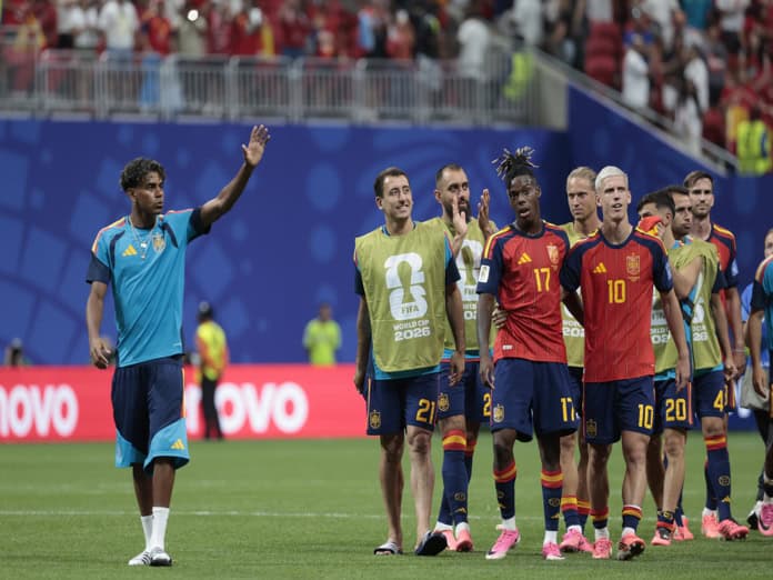 Nike y Adidas lideran con botas fucsia eléctrico en Mundial 2026