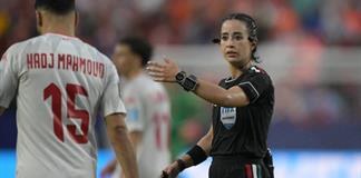 Katia Garc&iacute;a honra a M&eacute;xico en su hist&oacute;rico arbitraje en el Mundial