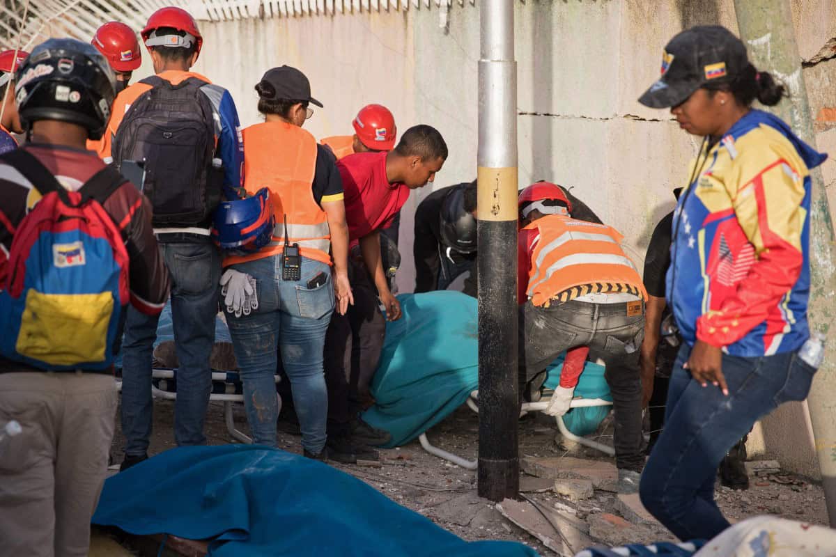 Aumentan a 589 los muertos en Venezuela, que acelera la búsqueda de supervivientes
