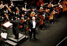 Con zarzuelas y canto tapatío, Plácido Domingo ofrece concierto en el Conjunto Santander