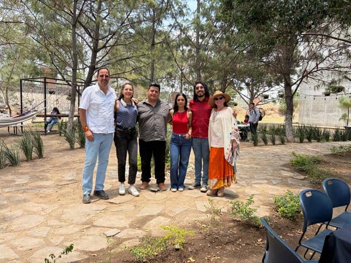 Radio UdeG Ciudad Guzmán celebra 25 años con transmisiones fuera de cabina