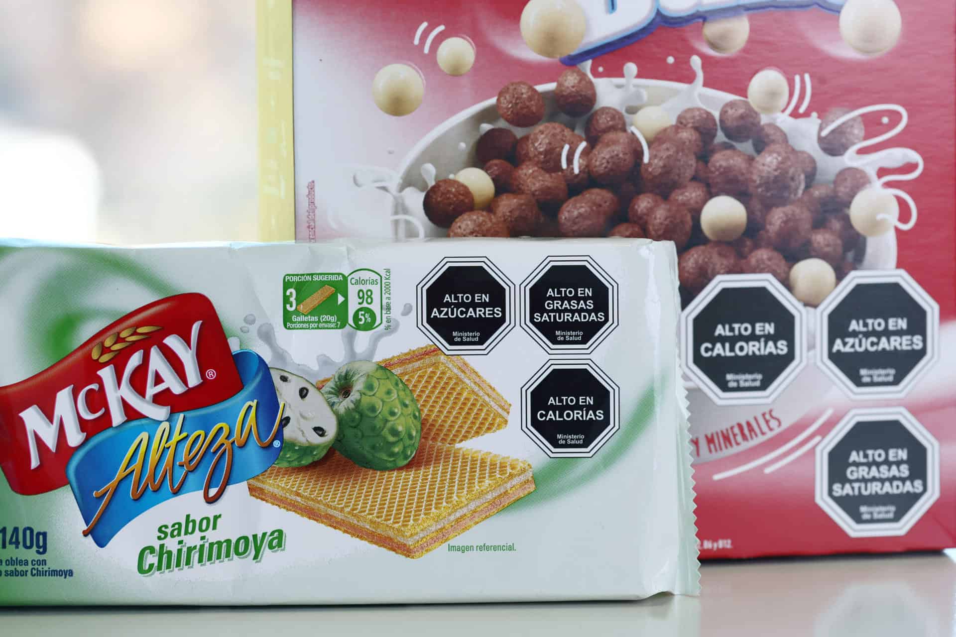 Alto en azúcar: diez años de la pionera ley de etiquetado que Chile exportó al mundo