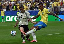 Un Mundial de menos faltas, menos remates y menos gambetas