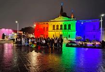 El arcoíris iluminó el MUSA por el Día del Orgullo