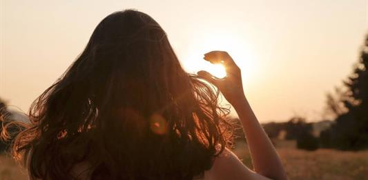 Especialistas de Miranza recomiendan protección ocular ante radiación solar