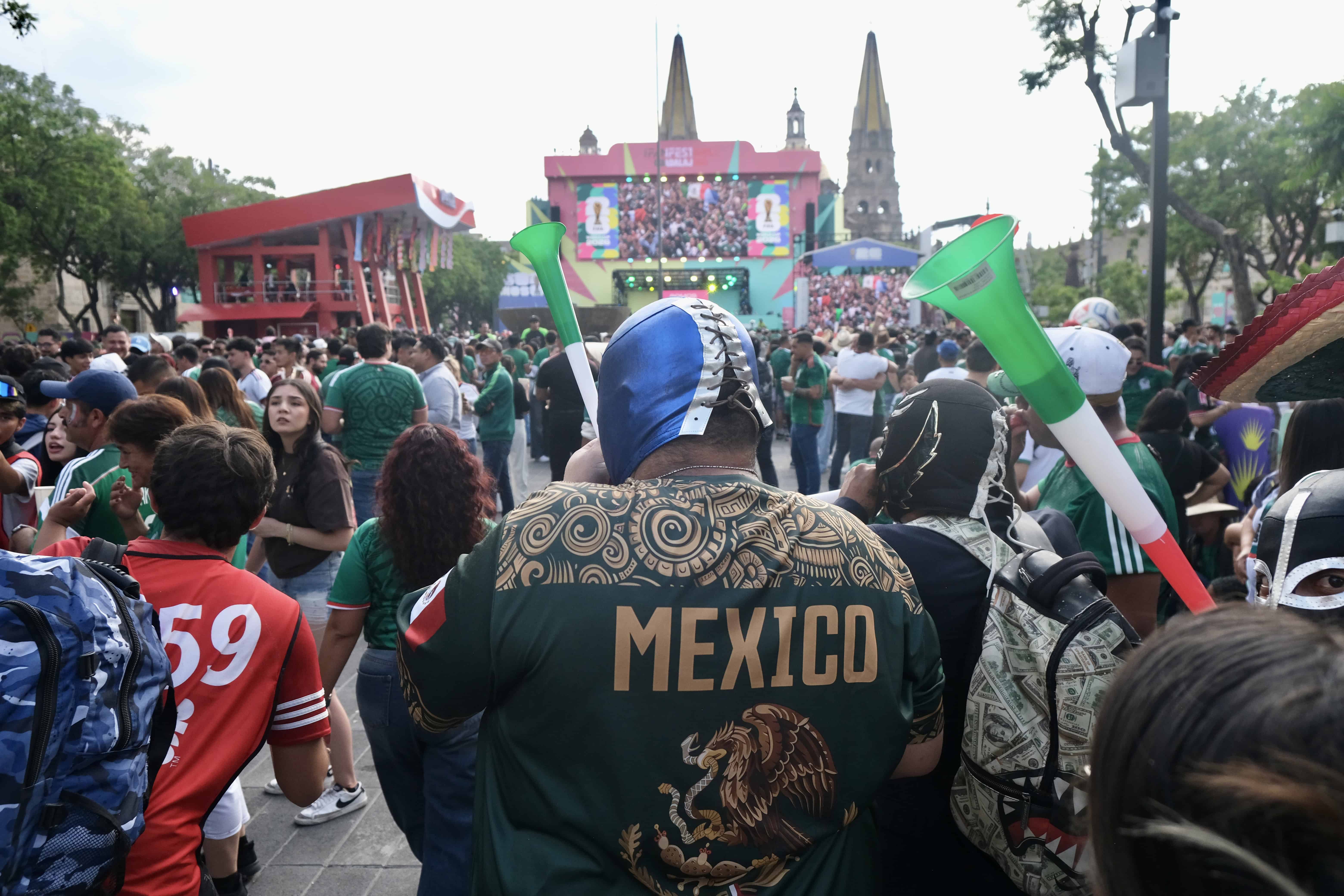 Celebraciones mundialistas generan 892 toneladas de basura en la ciudad