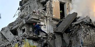 Al menos 21 muertos en los peores ataques rusos contra Kiev desde 2022 Al menos 21 muertos en los peores ataques rusos contra Kiev desde 2022