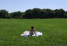 Ola de calor azota el este de EEUU, antes del fin de semana festivo del 4 de julio