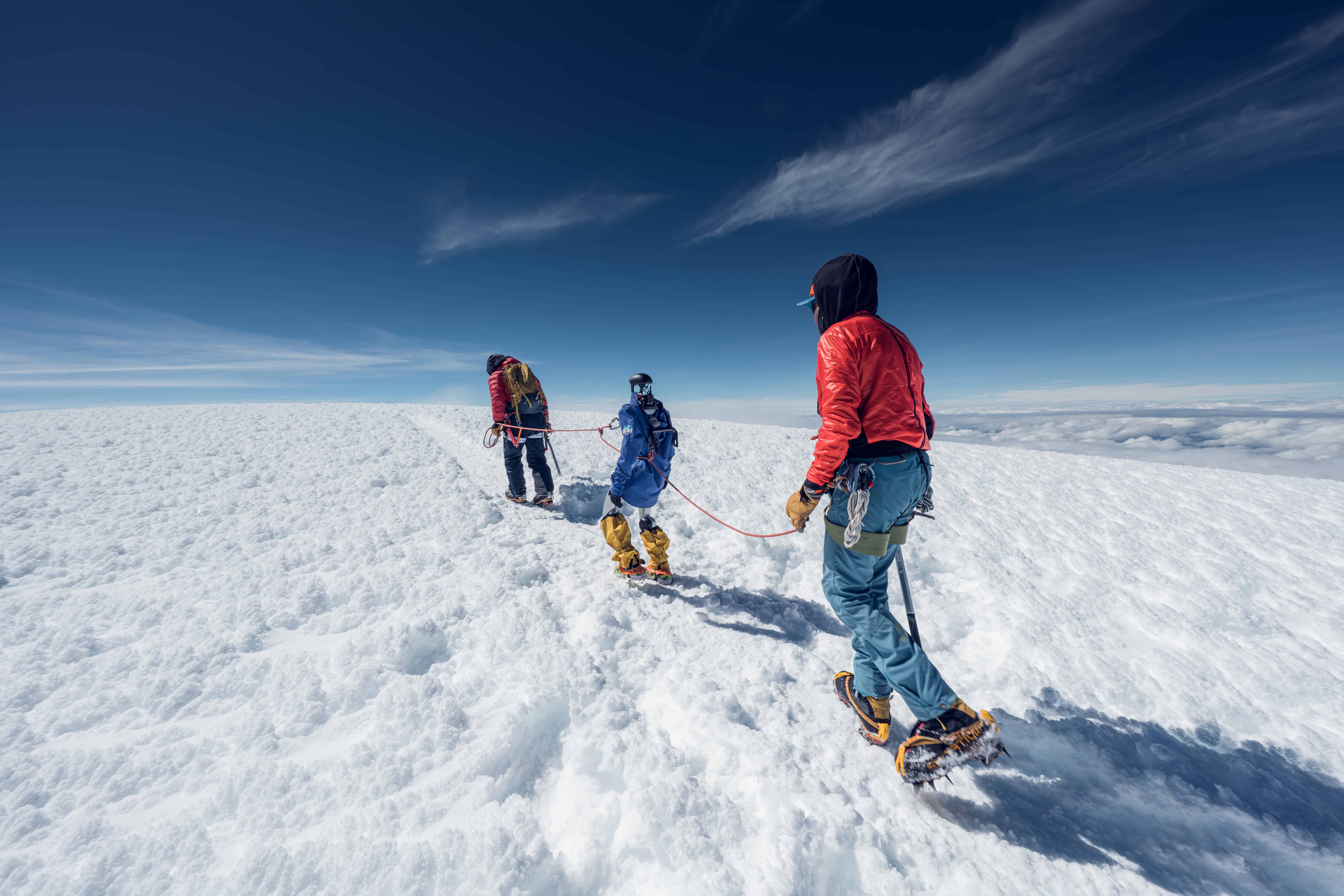 Robot humanoide abre ruta a estudios en climas extremos desde la cima más alta de Ecuador Robot humanoide abre ruta a estudios en climas extremos desde la cima más alta de Ecuador