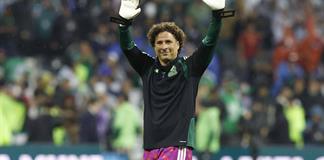 Dibujos animados de Ochoa como protector del novato Mora conmueven a hinchas mexicanos Dibujos animados de Ochoa como protector del novato Mora conmueven a hinchas mexicanos