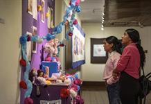 Una exposición en Ecuador recupera décadas de lucha y resistencia de mujeres en Guayaquil