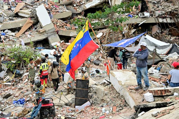 La lenta recuperación de cadáveres de los terremotos exaspera a los venezolano La lenta recuperación de cadáveres de los terremotos exaspera a los venezolano
