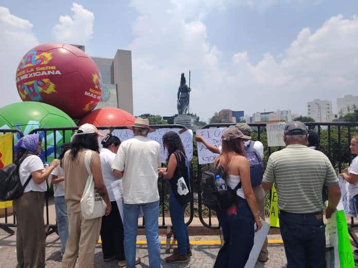 Se manifiestan vecinos de decenas de colonias de la ZMG por la pésima calidad del agua Se manifiestan vecinos de decenas de colonias de la ZMG por la pésima calidad del agua