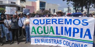 Se manifiestan vecinos de decenas de colonias de la ZMG por la pésima calidad del agua Se manifiestan vecinos de decenas de colonias de la ZMG por la pésima calidad del agua