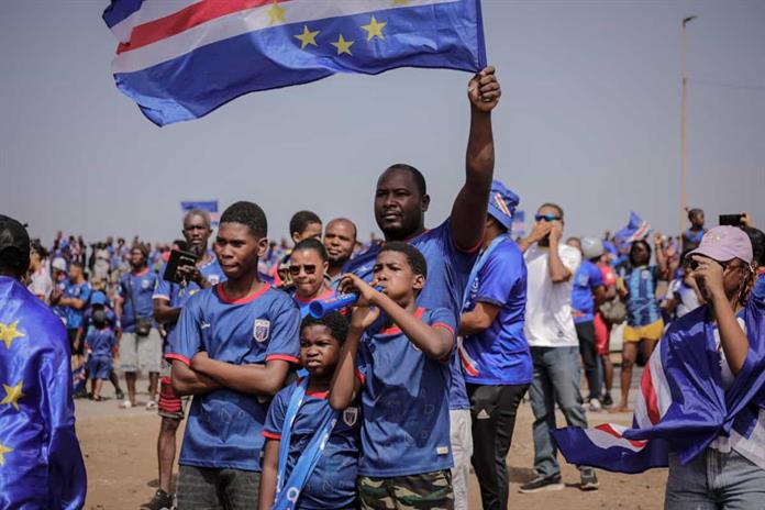 Cabo Verde recibe como héroes a sus Tiburones Azules Cabo Verde recibe como héroes a sus Tiburones Azules
