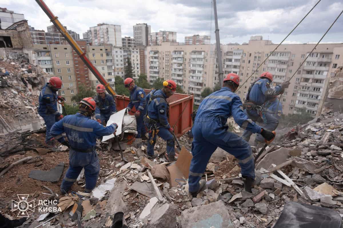 Bombardeos rusos contra Kiev dejan 22 muertos antes de la cumbre de la OTAN